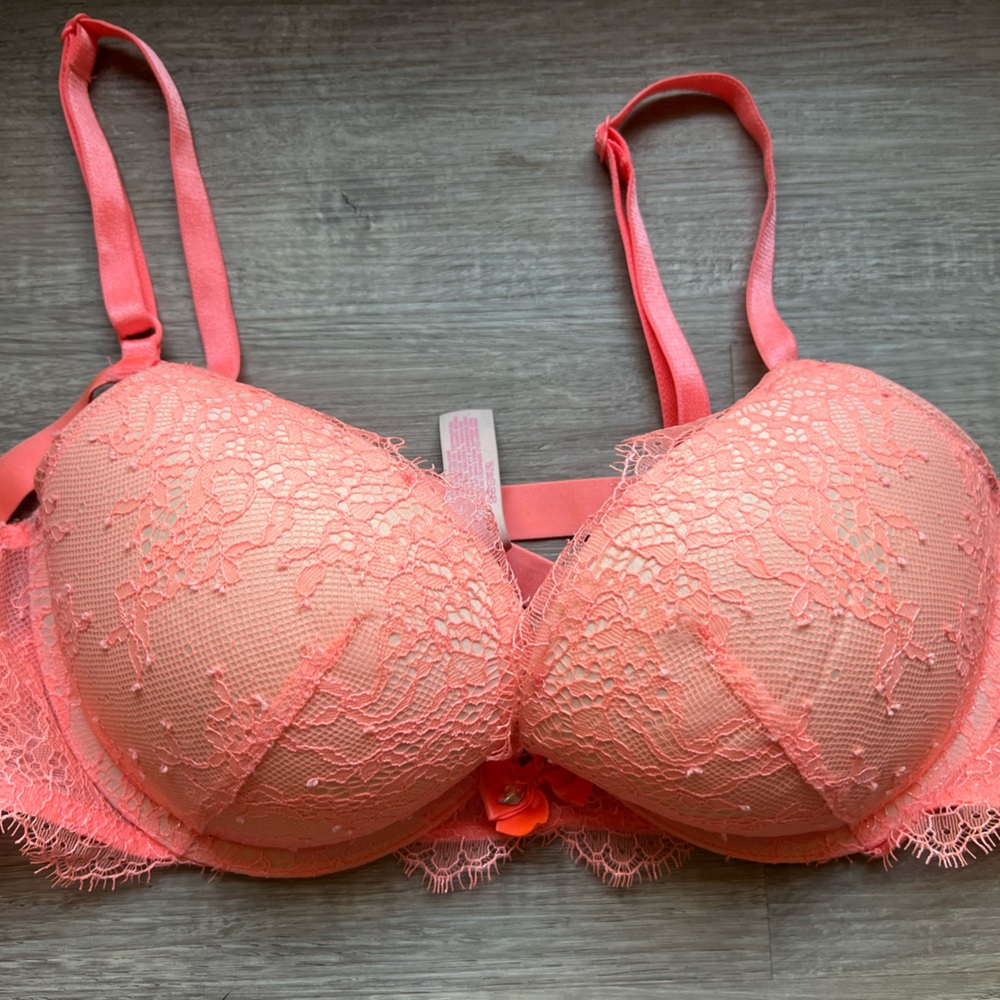 Victoria secret bra SZ 36B